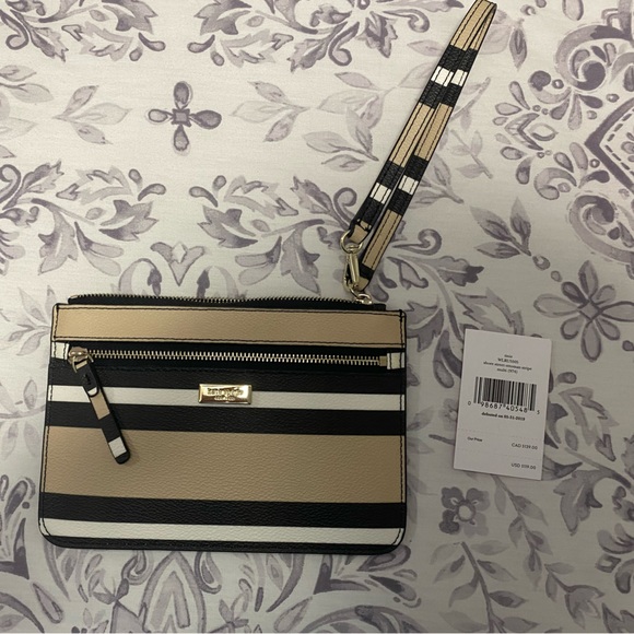 Kate Spade Wristlet - Picture 1 of 5